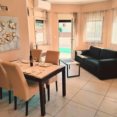 Apartment Patrik-comfortable And Beautiful With Pool *
