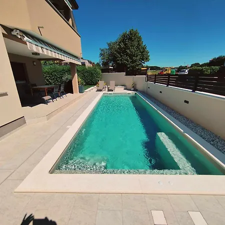 Apartment Patrik-comfortable And Beautiful With Pool Pula